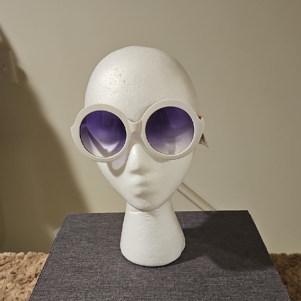 White Round Retro Sunglasses with Purple Lenses